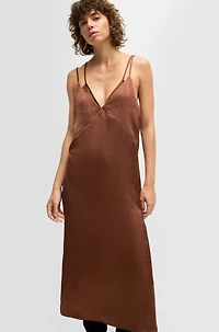 Strappy dress crinkle satin