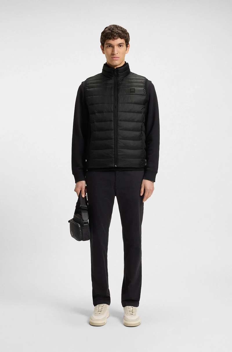 Packable gilet water-repellent fabric