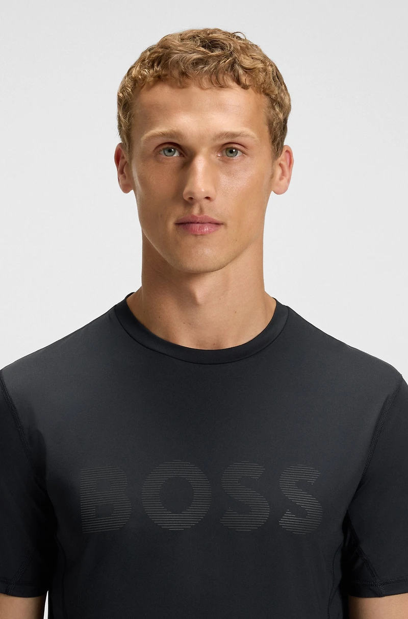 Active slim-fit T-shirt with moisture management
