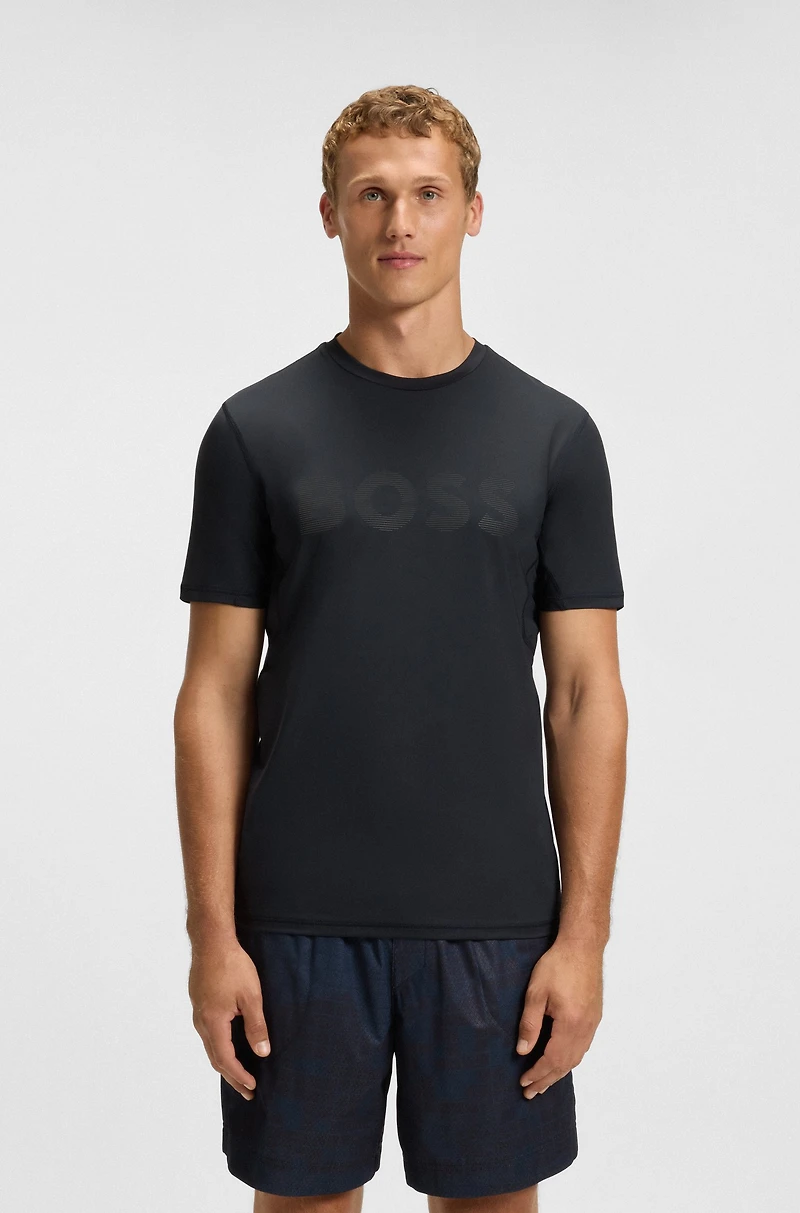 Active slim-fit T-shirt with moisture management