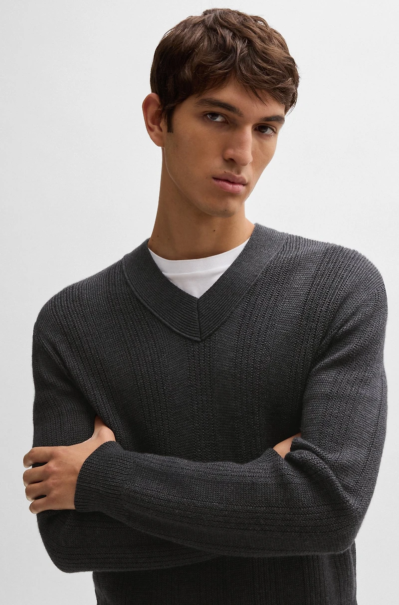 Mixed-structure V-neck sweater wool