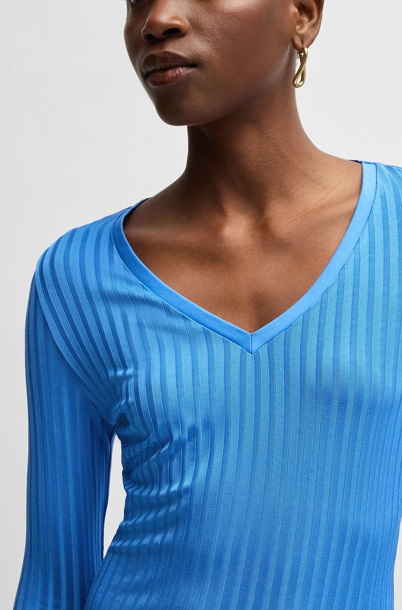Long-sleeved V-neck top lustrous ribbed jersey