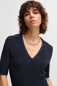 V-neck dress with ribbed structure
