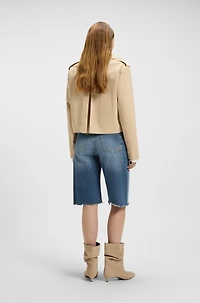 Knee-length denim shorts with raw hem