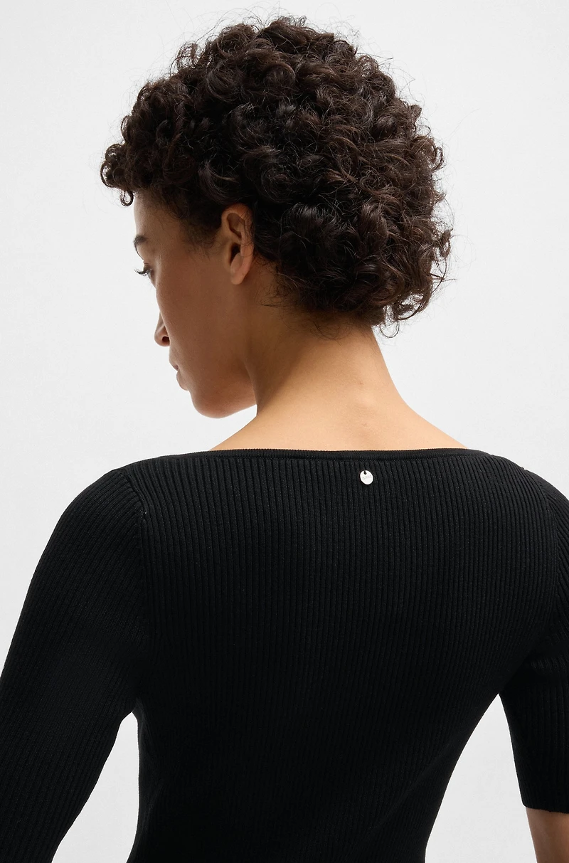 Knitted dress with V neckline stretch yarns