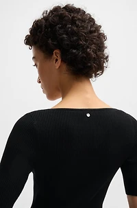 Knitted dress with V neckline stretch yarns