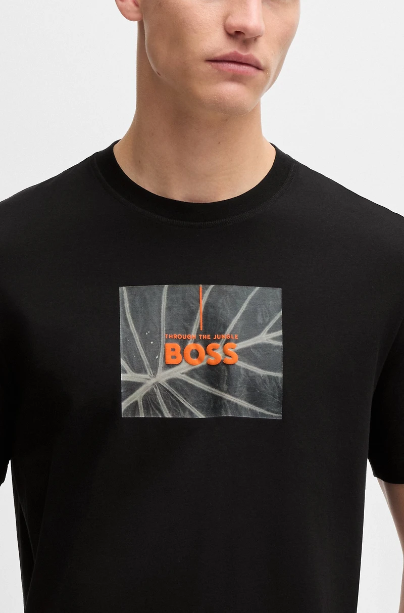 Crew-neck T-shirt cotton with seasonal artwork