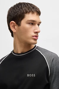 Sweatshirt with contrast piping