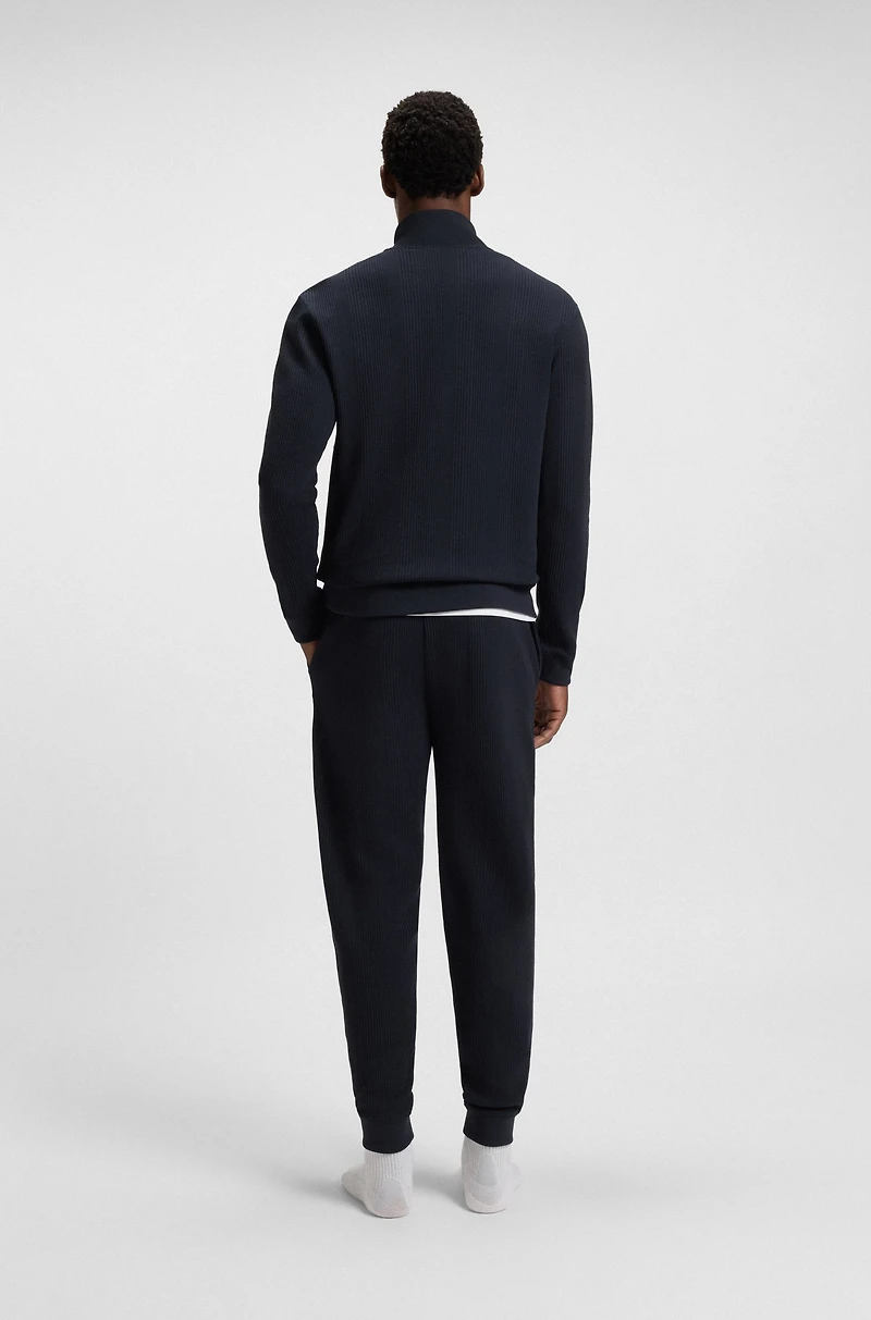 Zip-neck sweater a waffle-structured cotton