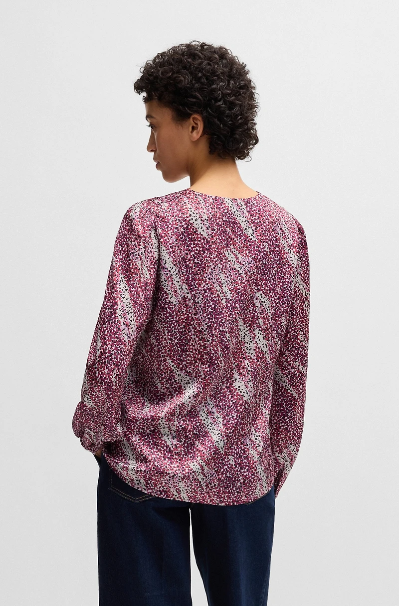 Regular-fit blouse with V neckline printed satin