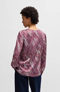 Regular-fit blouse with V neckline printed satin
