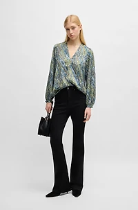 Regular-fit blouse with V neckline printed satin