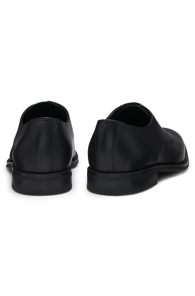 Italian-made Derby shoes leather with ornamental stitching
