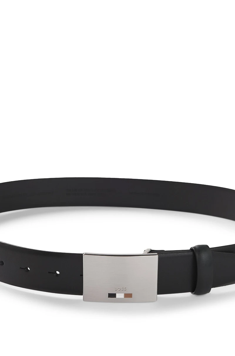 Reversible leather belt with plaque buckle