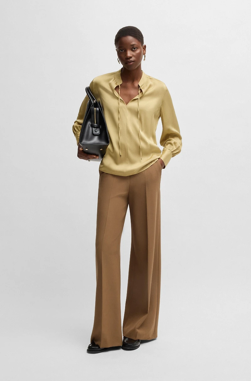 Relaxed-fit blouse stretch silk with keyhole neckline