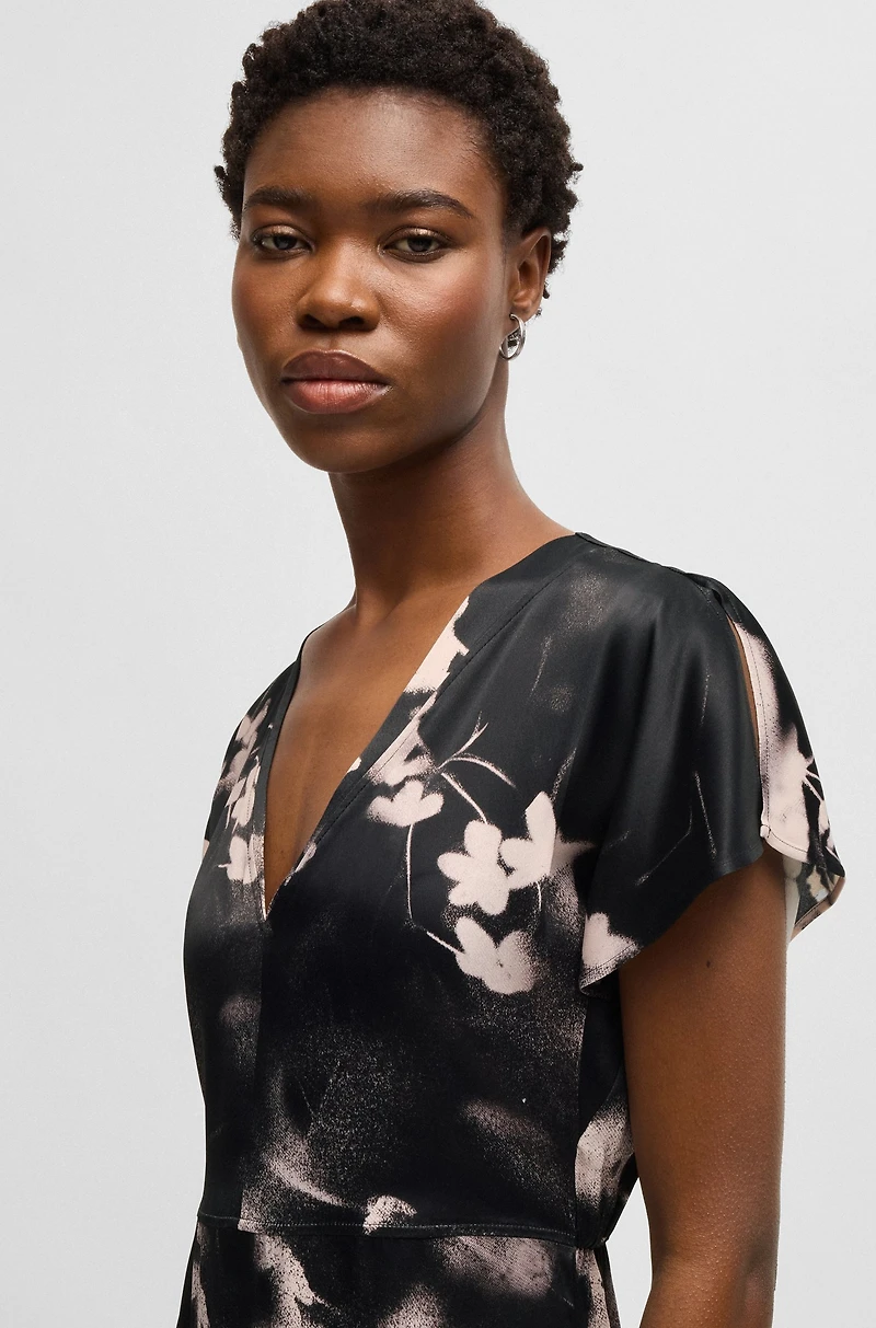 V-neck dress with degradé floral print