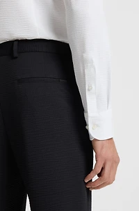 Slim-fit shirt Italian-made performance-stretch seersucker