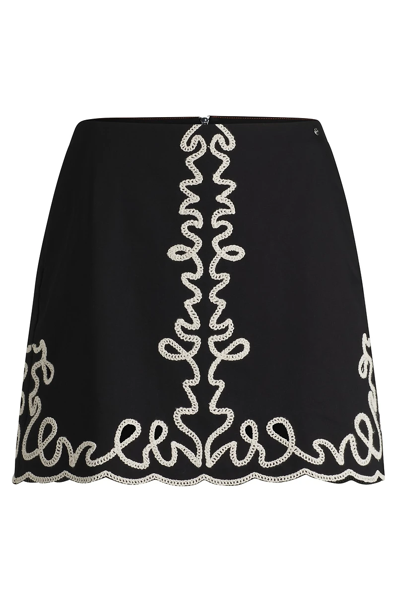 Cotton mini skirt with contrast embroidery
