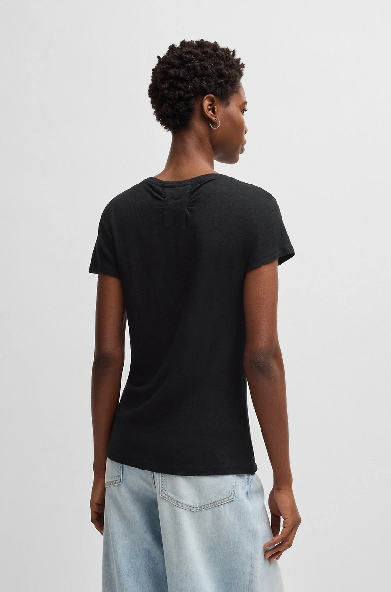 Scoop-neck linen T-shirt with gathered back