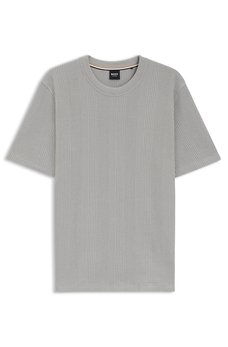 T-shirt with waffle structure