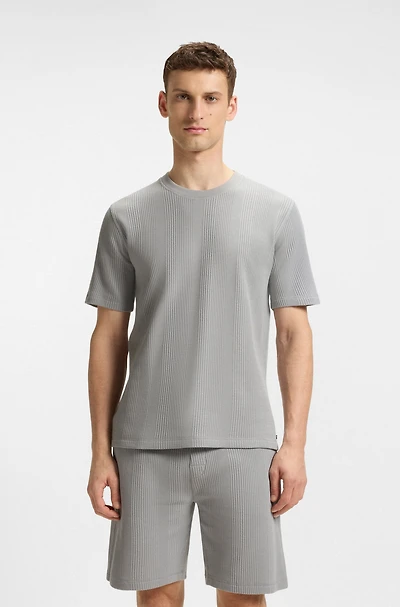 T-shirt with waffle structure