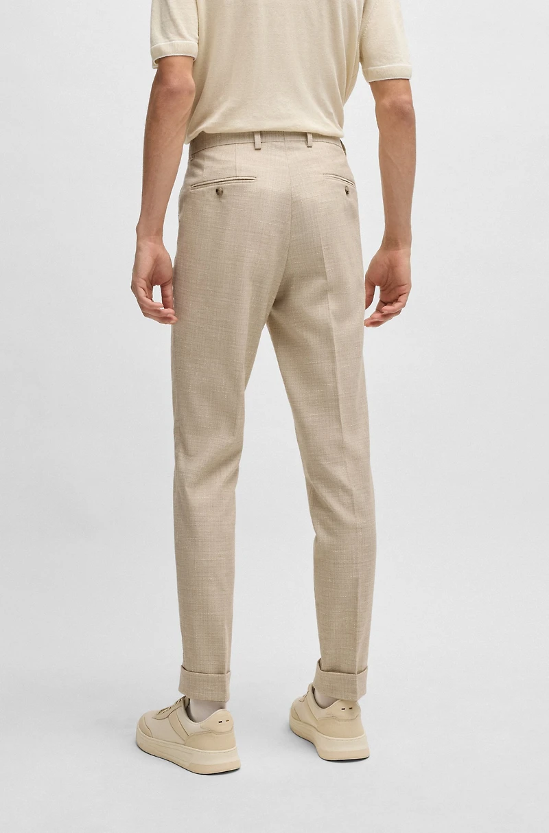 Two-piece suit patterned tweed