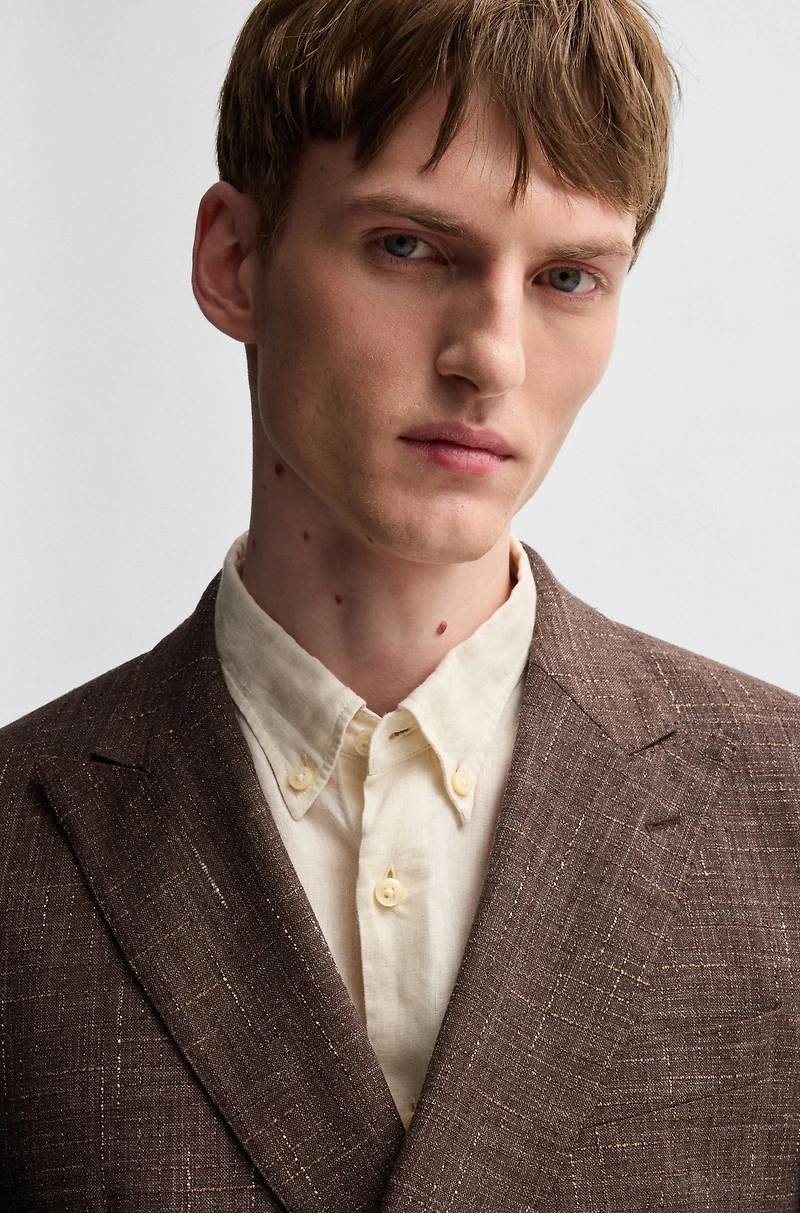 Two-piece suit patterned tweed