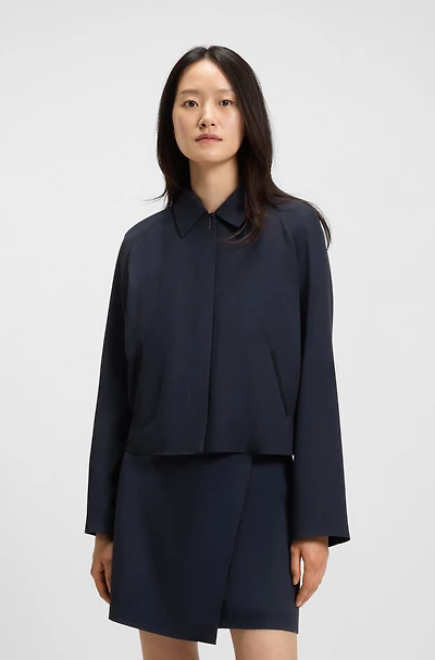 Crepe blazer with concealed closure