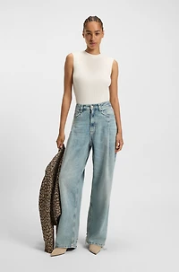 Wide-leg jeans with front pleats