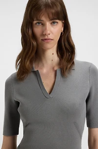 Knitted dress with skipper collar