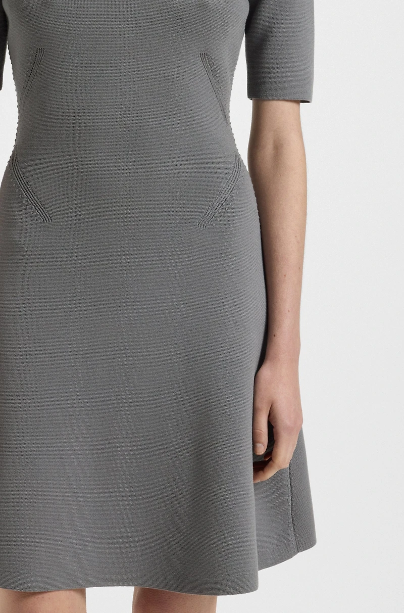 Knitted dress with skipper collar