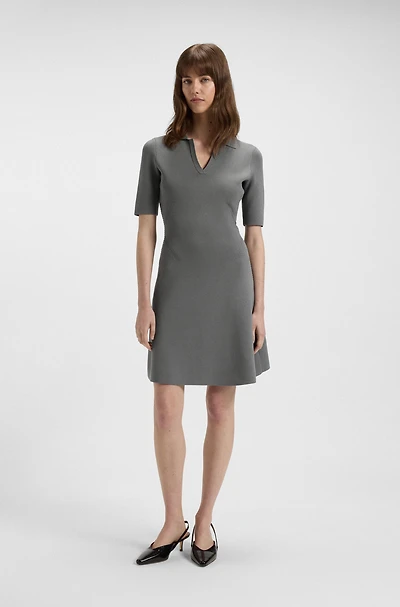 Knitted dress with skipper collar
