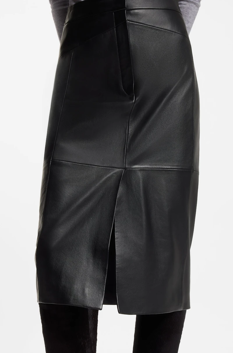 Pencil skirt lustrous leather