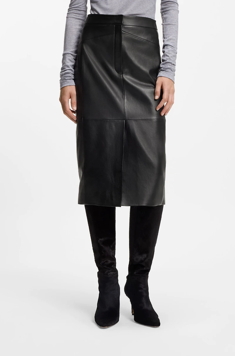 Pencil skirt lustrous leather