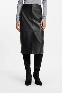 Pencil skirt lustrous leather