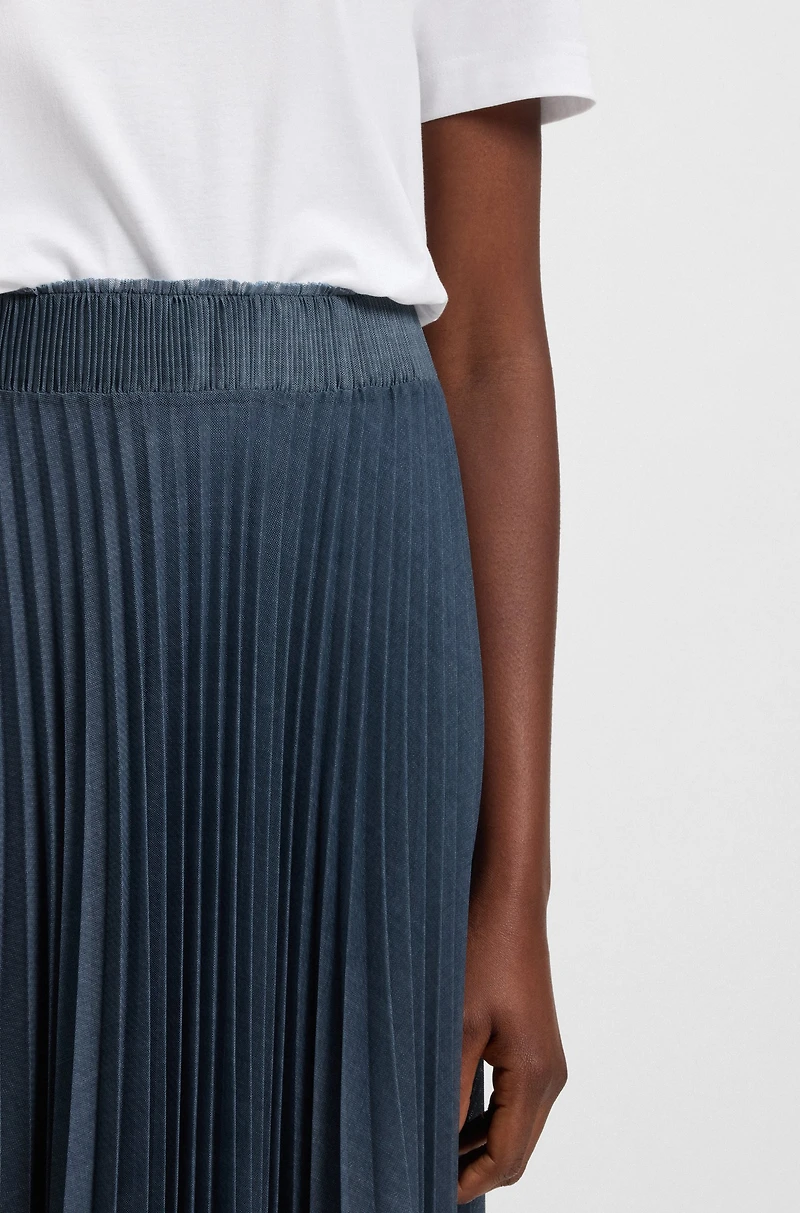 Lined tulle skirt with plissé pleats