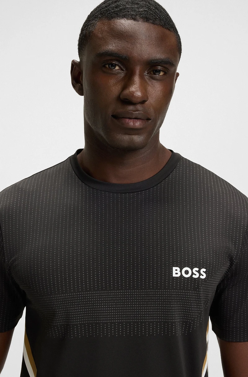 Active slim-fit T-shirt with moisture management