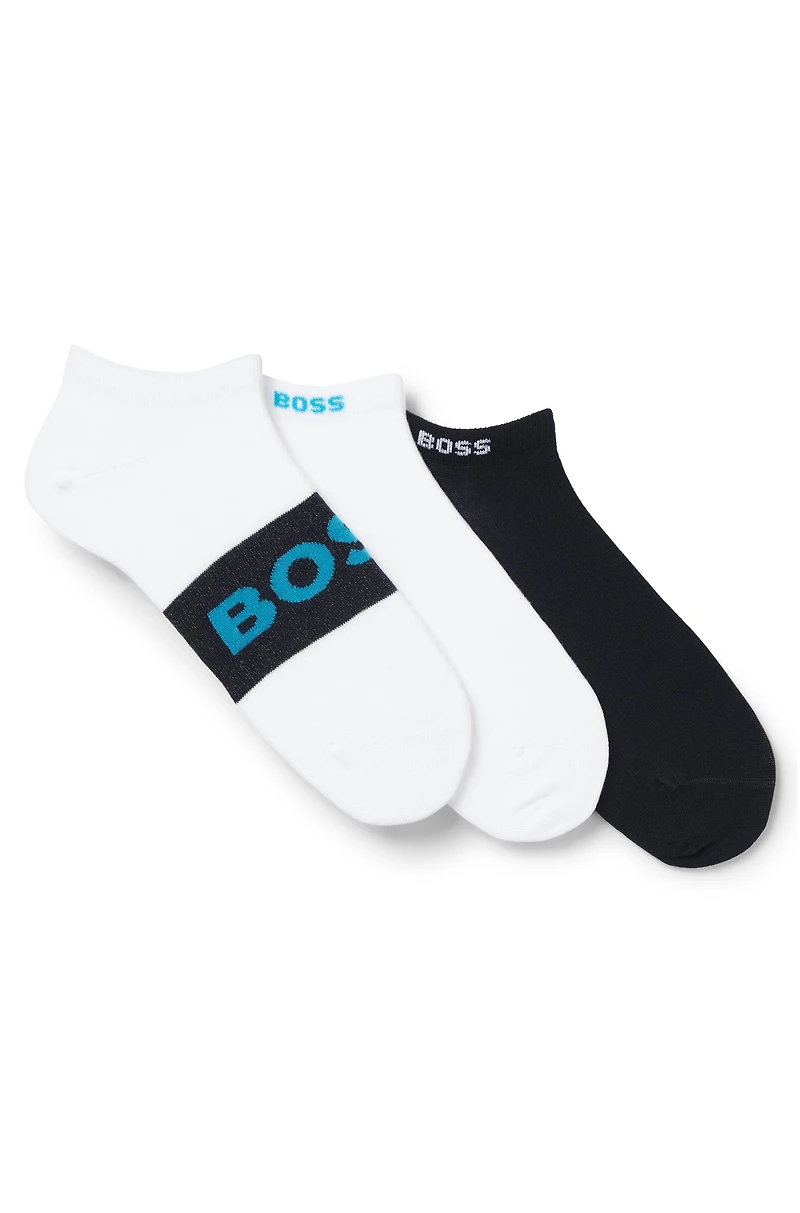 Three-pack of cotton-blend socks in an ankle length