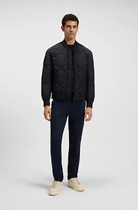 Water-repellent jacket with onion quilting