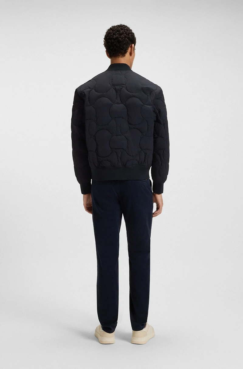 Water-repellent jacket with onion quilting