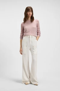 Fine-gauge sweater with knitted structure
