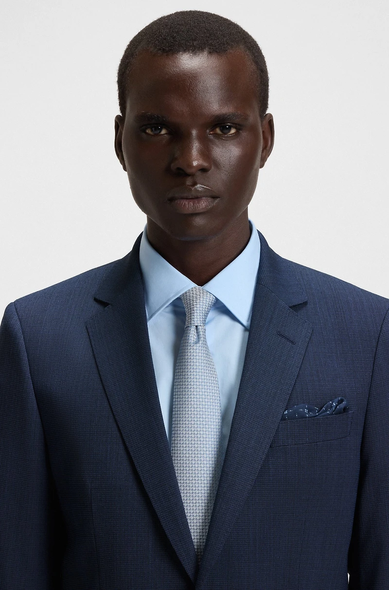 Micro-pattern tie in a silk blend