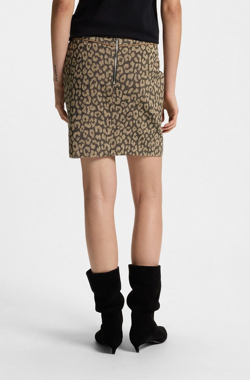 Mini skirt leopard jacquard