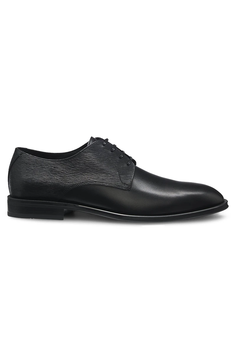 Structured and plain Derby shoes leather