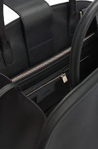 Ariell tote bag in grained leather with detachable strap
