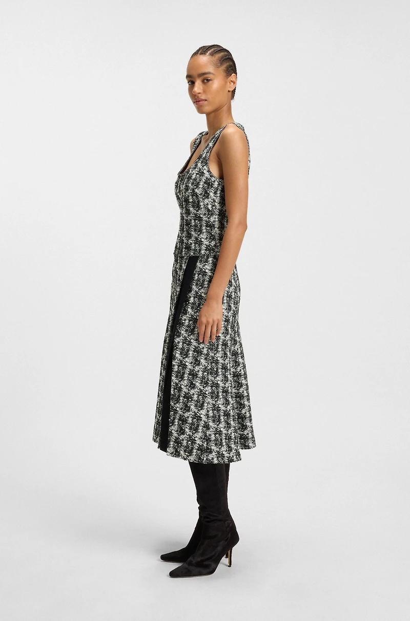 Sleeveless dress patterned feather tweed