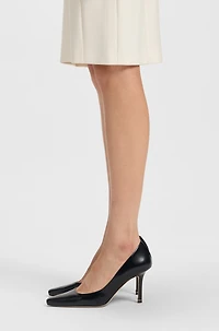 Pointed-toe pumps polished leather