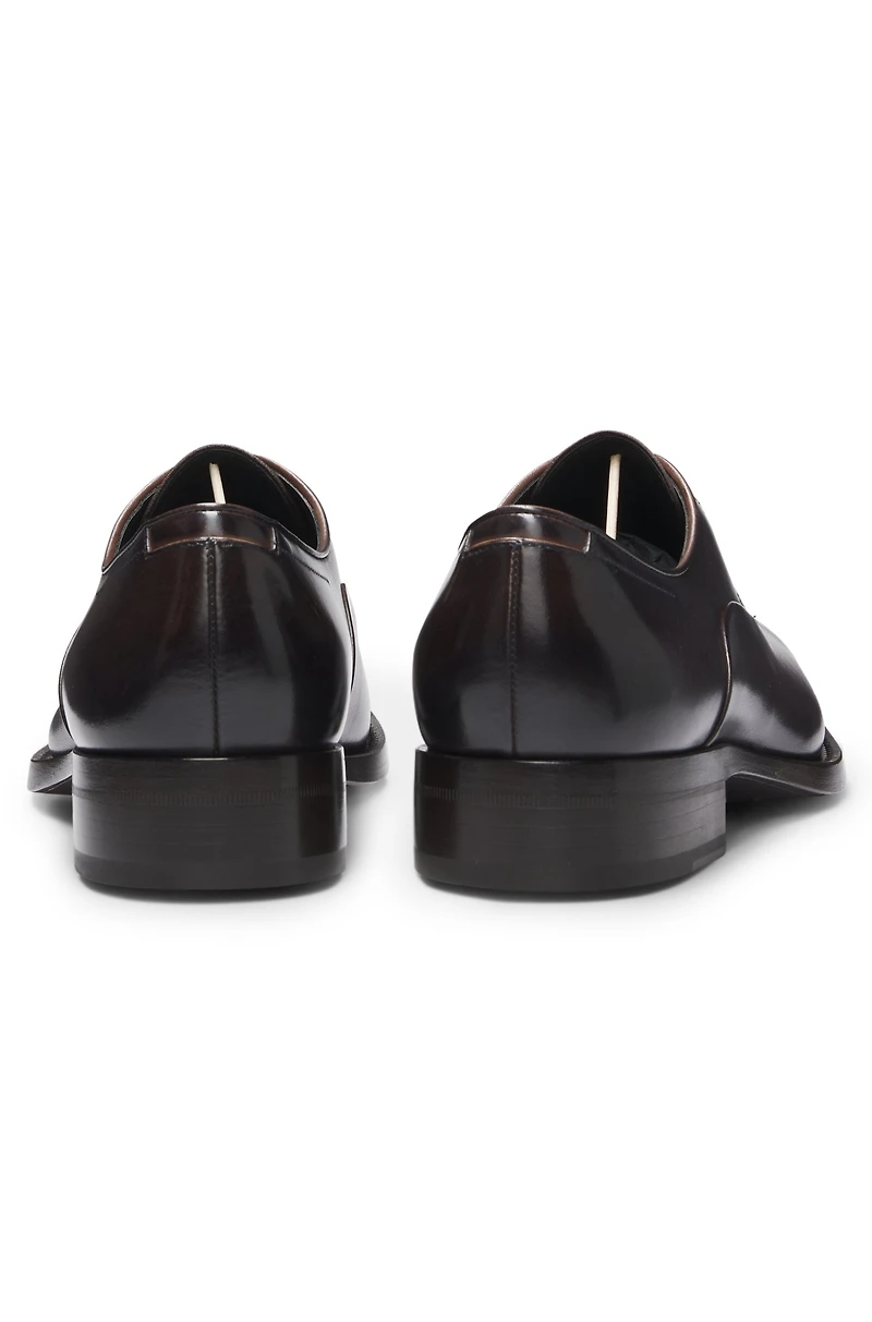 Derby shoes burnished leather