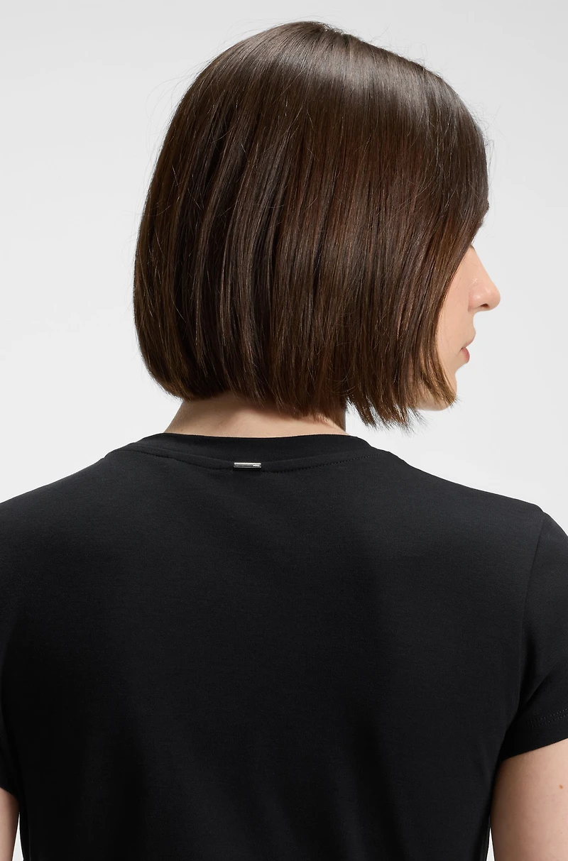 Lustrous-piping T-shirt cotton crepe