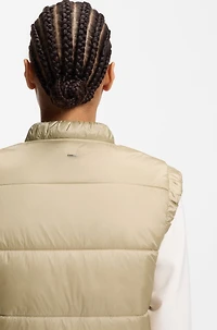 Water-repellent gilet with wadding